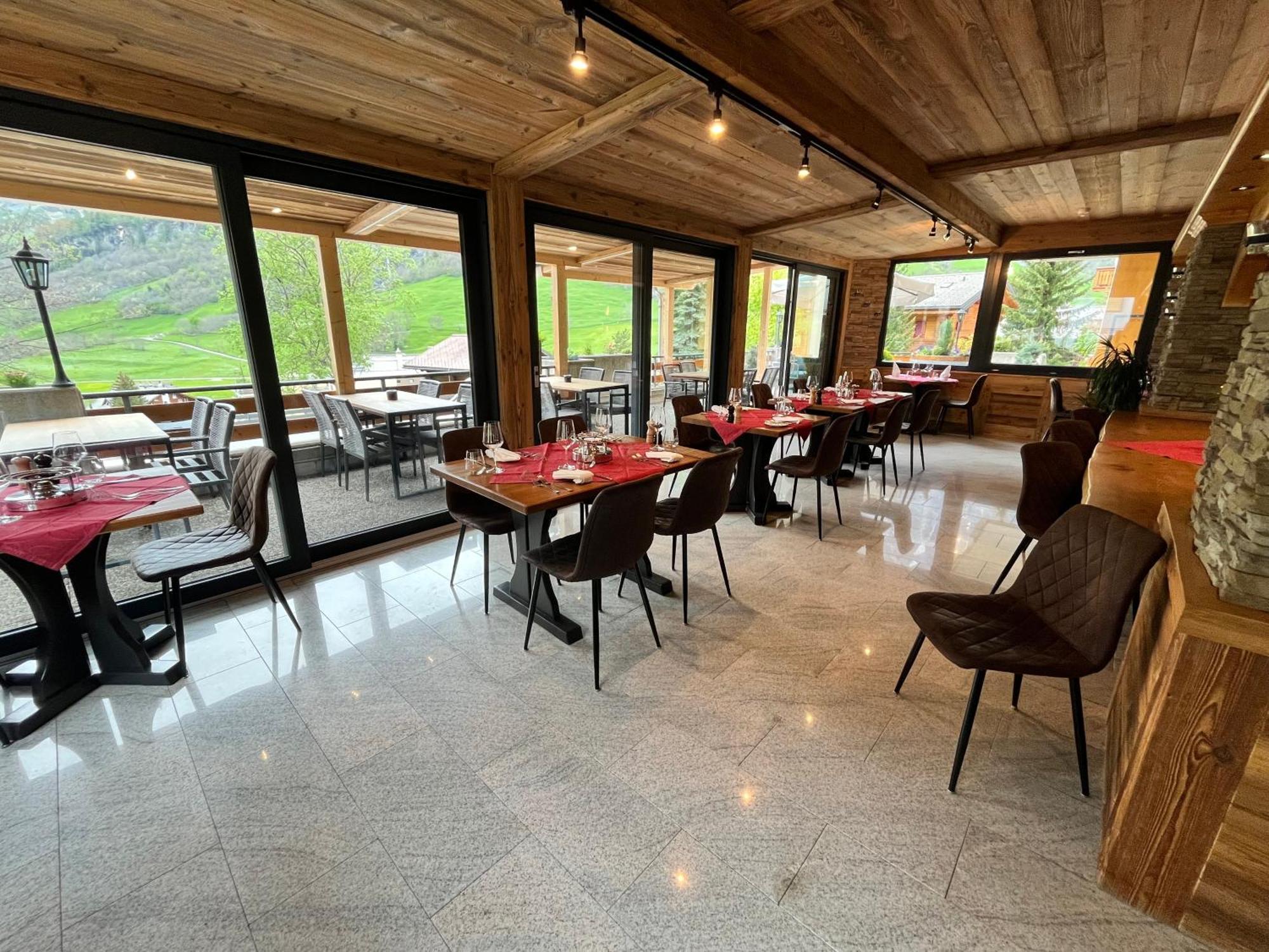 Hotel Alfa Superieur - Leukerbad-Therme Exteriér fotografie